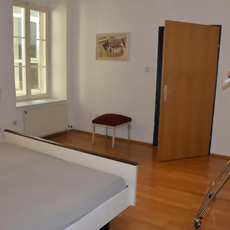 Mit Einem Schlafzimmer Apartmán