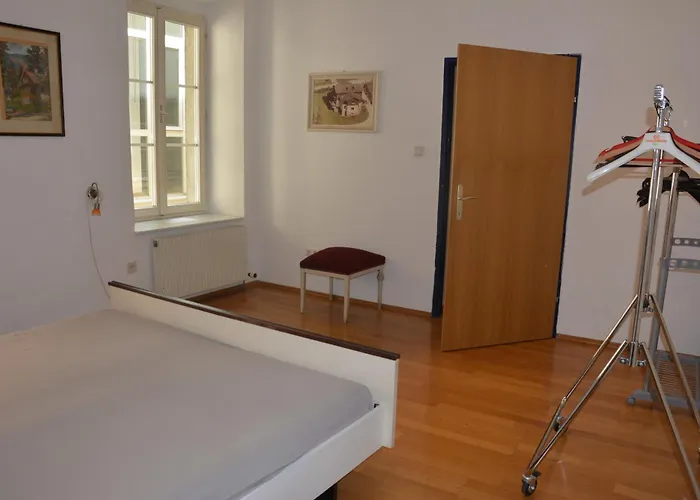 Mit Einem Schlafzimmer شقة